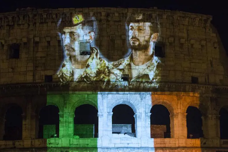 Marò, procura di Roma chiede l'archiviazione