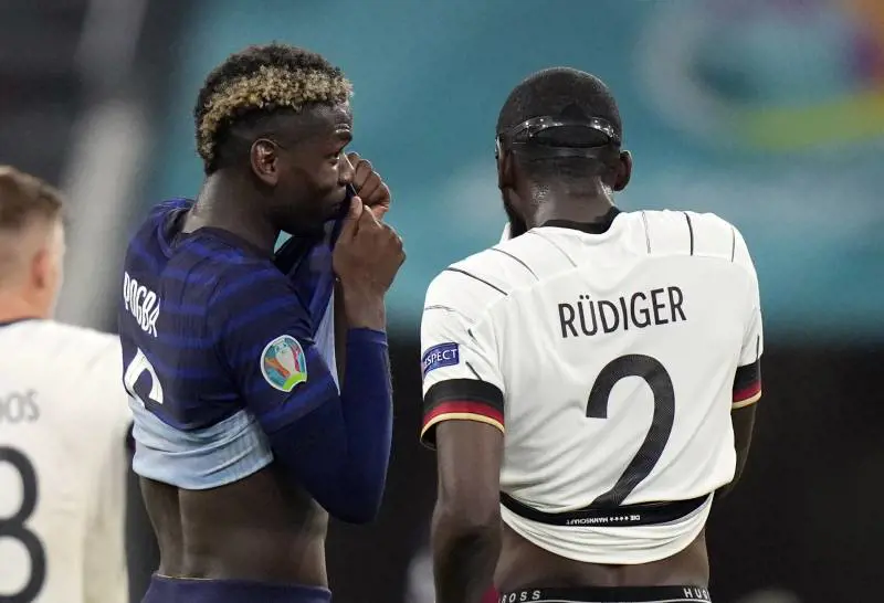 "Mi ha morso...". Scintille in campo tra Rudiger e Pogba