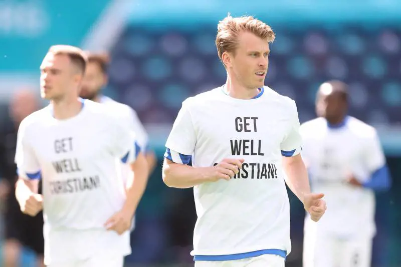 I danesi a Eriksen: "Compagno, affacciati alla finestra"