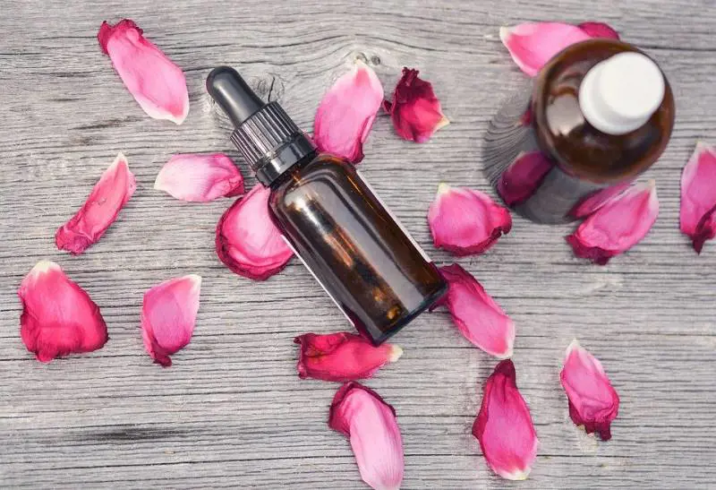 Olio di neem, l’alleato per la cura della pelle e dei capelli