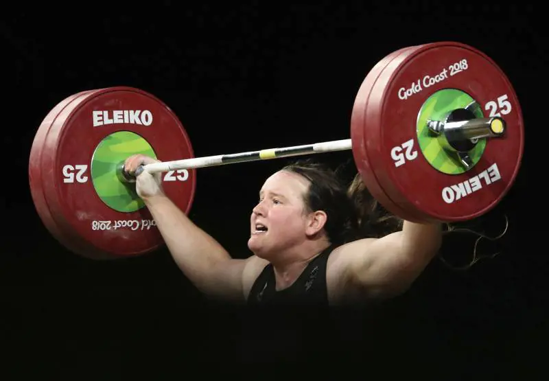 Le Olimpiadi della rinascita aprono a tifosi e... trans