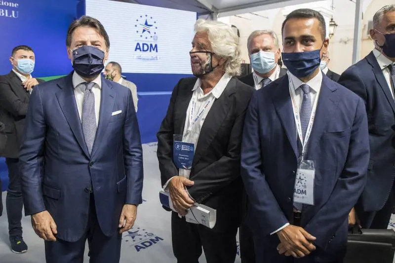 Tra Conte e Grillo finisce male: salta la presentazione dello statuto