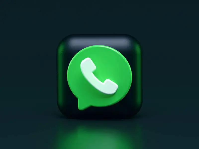 WhatsApp diventa un negozio online, la mossa di Facebook