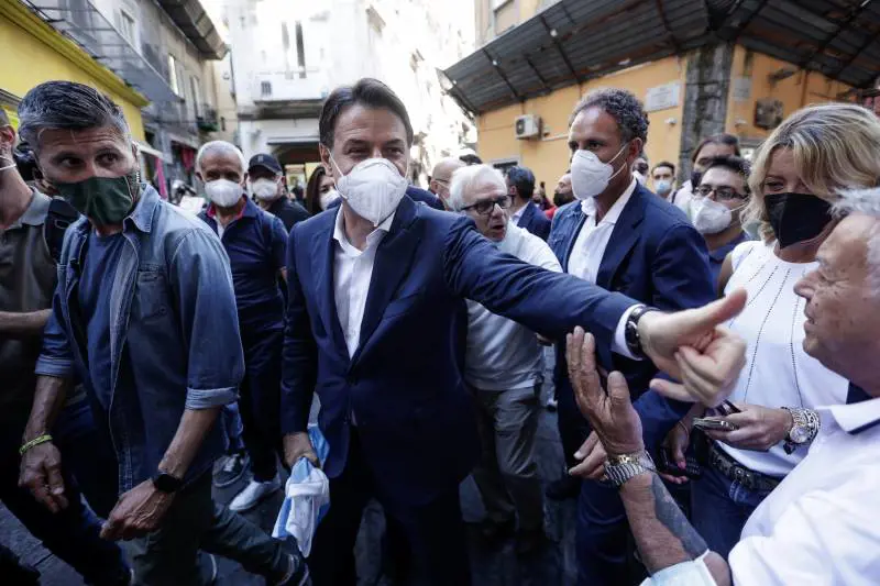 Conte a un passo dall'addio ai 5s "Gravi divergenze. La diarchia è inaccettabile"