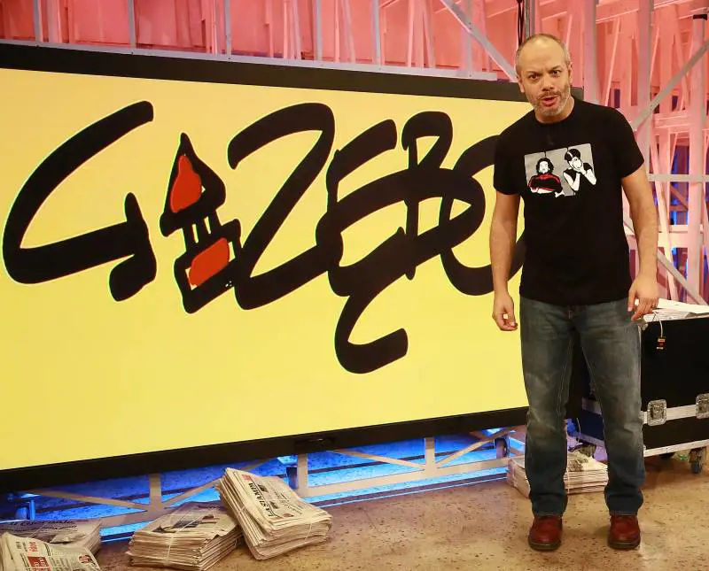Svaccato, perbene e perbenista. "Zoro", l'elitarismo in t-shirt