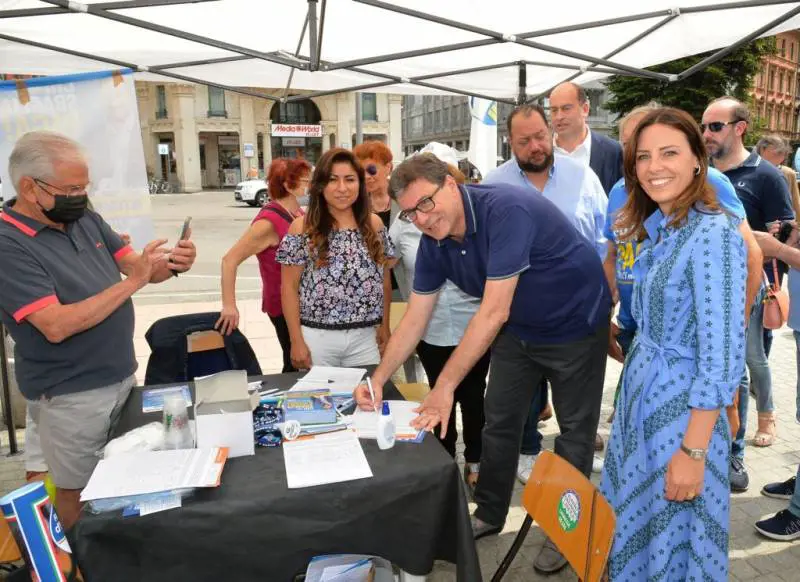 Quella "spinta decisiva" che attrae molti dem. E il timore di essere considerati filo Salvini