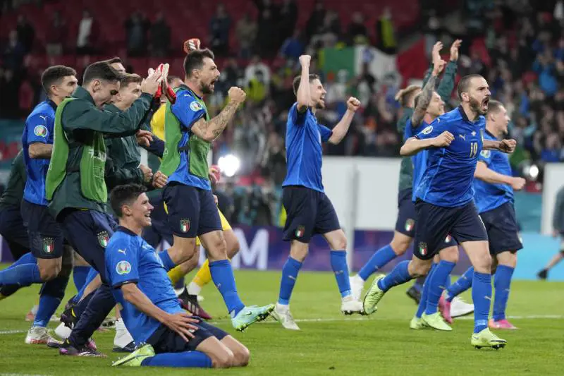 L'Italia fa la vecchia Italia ma è in finale di... rigore