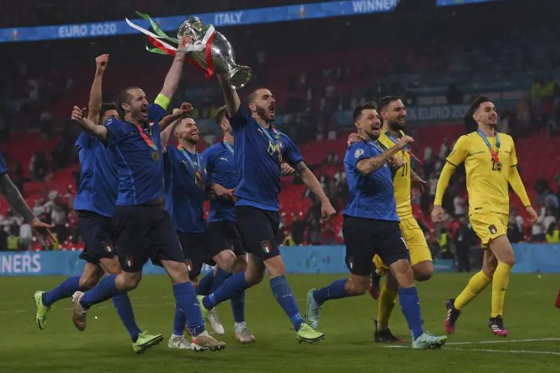 Campioni di tutto nella vera estate italiana