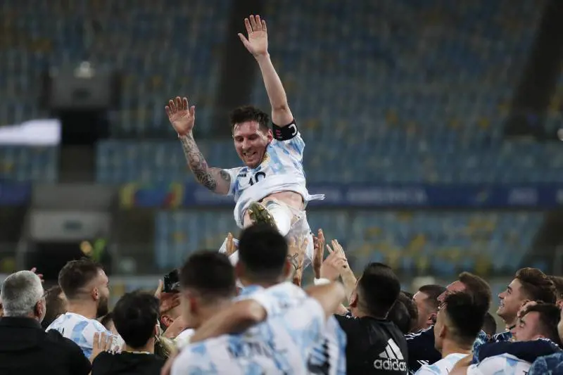 La prima volta di Messi con la sua Argentina. Ma il Brasile non piange