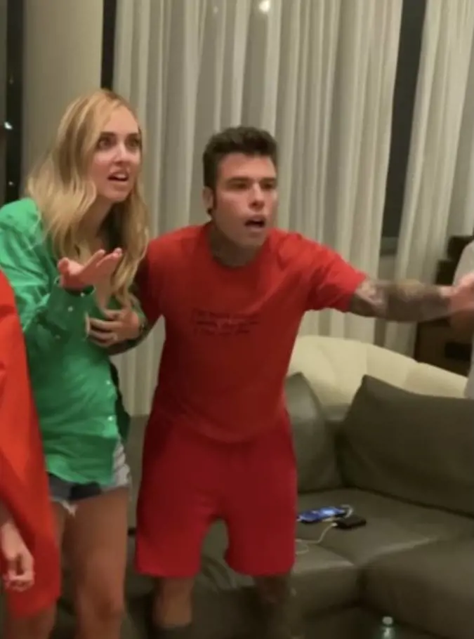 L'Italia vince ma Fedez e la Ferragni non se ne accorgono