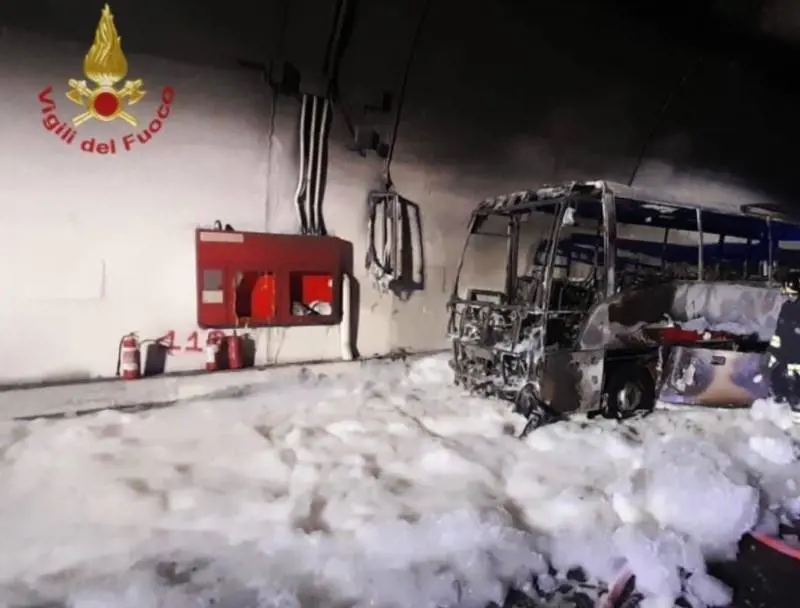 L'autista eroe: così ha salvato 25 bimbi dalle fiamme