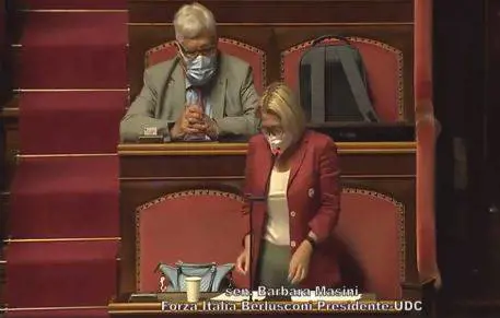 "Mia madre mi disse: Ho paura per te": la senatrice si commuove