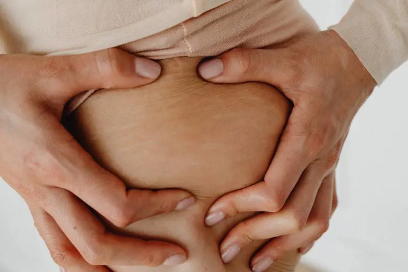 Smagliature a 60 anni: cosa mangiare e rimedi naturali