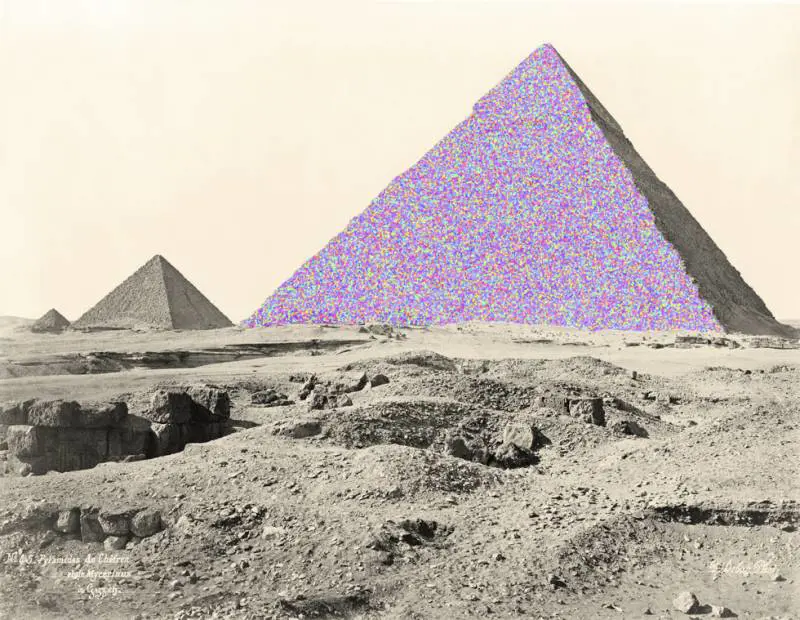 Il viaggio "senza spostarsi": la magia della fotografia in mostra a Milano
