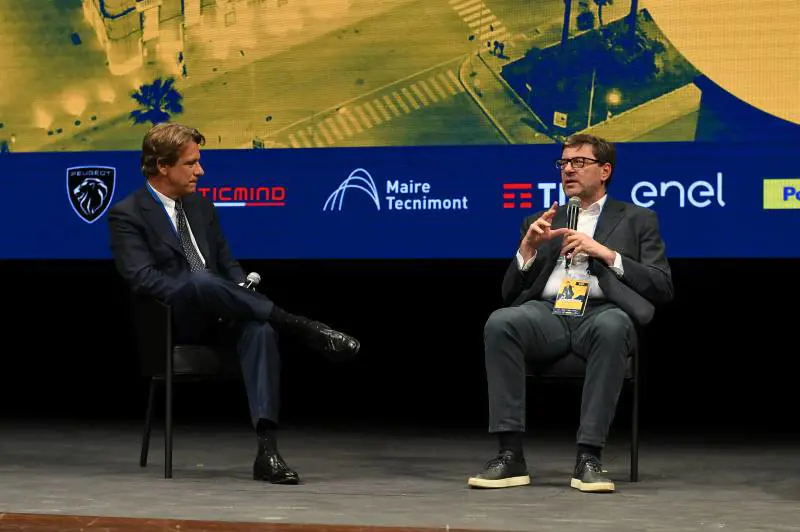 Giorgetti lancia l'allarme: "Green pass? Può essere pericoloso". Poi l'avvertimento sulle bollette