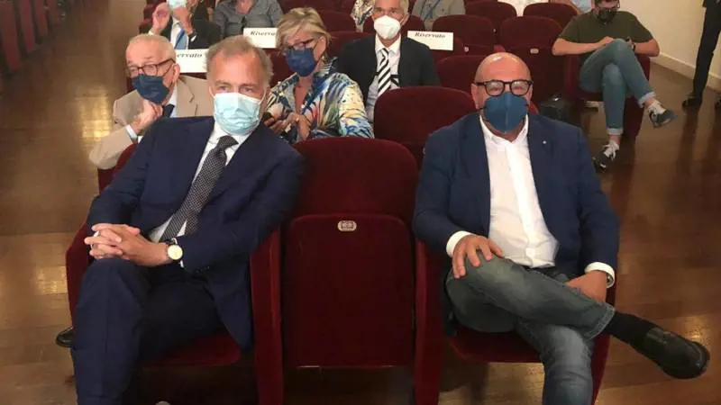 La carica dei candidati di centrodestra: "Riaccendiamo Milano e Torino"