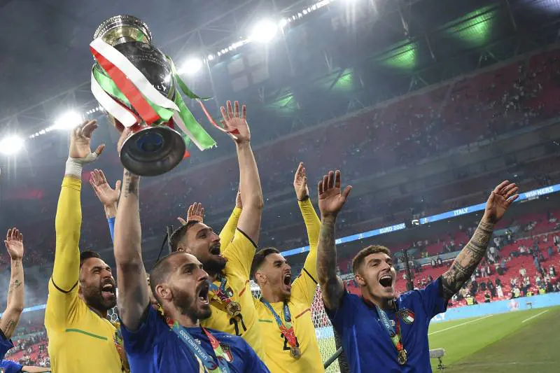 Mani a coppino, mamme e spaghetti: cosa c'è dietro la vittoria dei nostri Azzurri