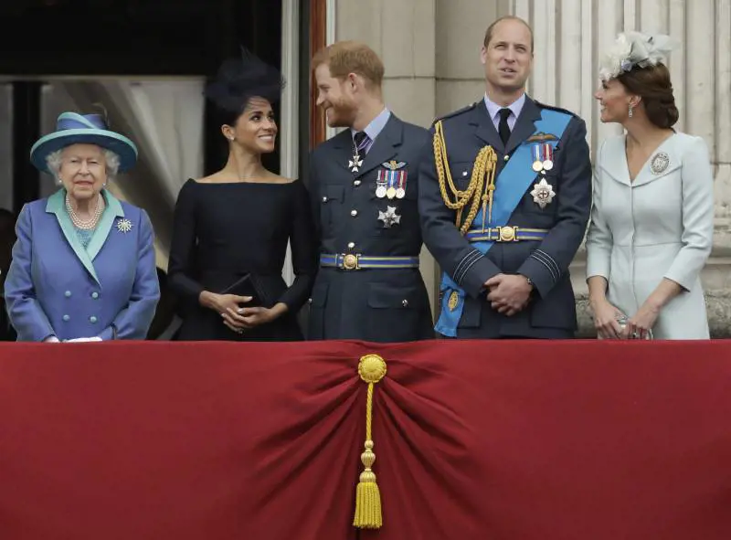 "Meghan non vuole il posto di Kate. Lei vuole tutto": la Markle è il nuovo incubo degli inglesi?
