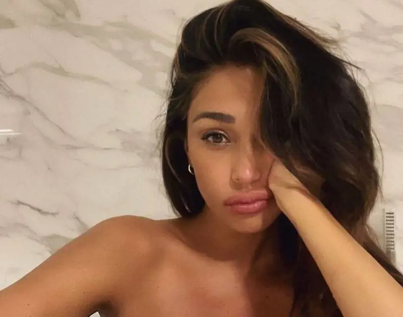 Malore per Belen: sospese tutte le registrazioni