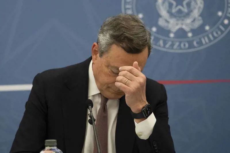 Draghi esasperato dalle beghe M5s impone l'agenda: subito la giustizia poi il dossier Covid
