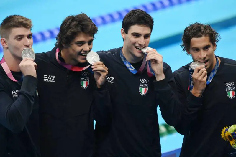 Quattro siluri da leggenda. Il bello della staffetta, merce così rara per l'Italia