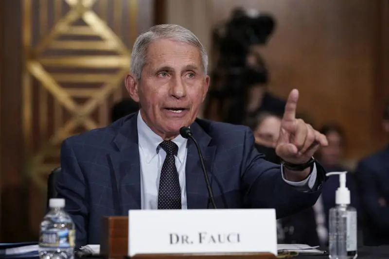 Fauci e l'obbligo di mascherine al chiuso. Un'attenzione verso i non immunizzati