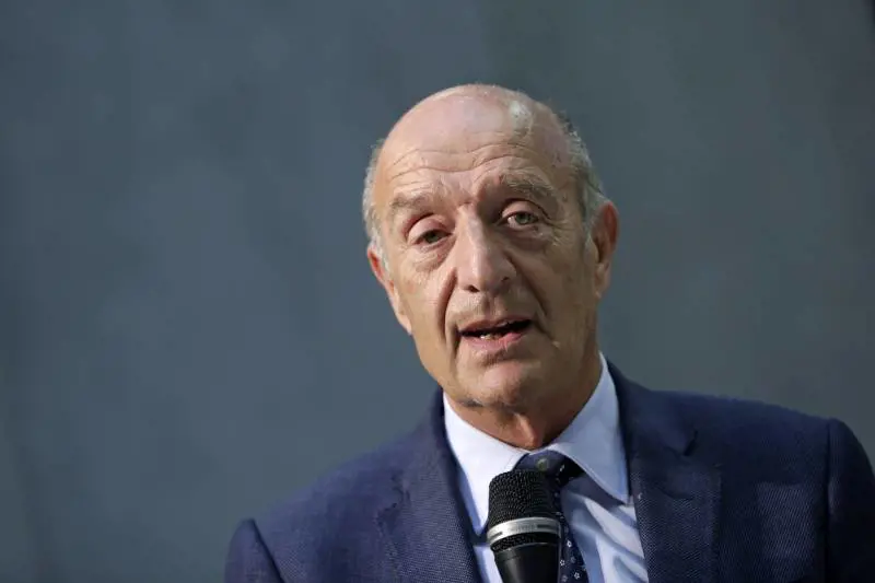 Iniezione doverosa. Scelta responsabile
