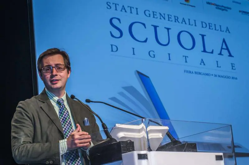 "Obbligo? Meglio premiare i vaccinati. Ma è esagerato parlare di totalitarismo"