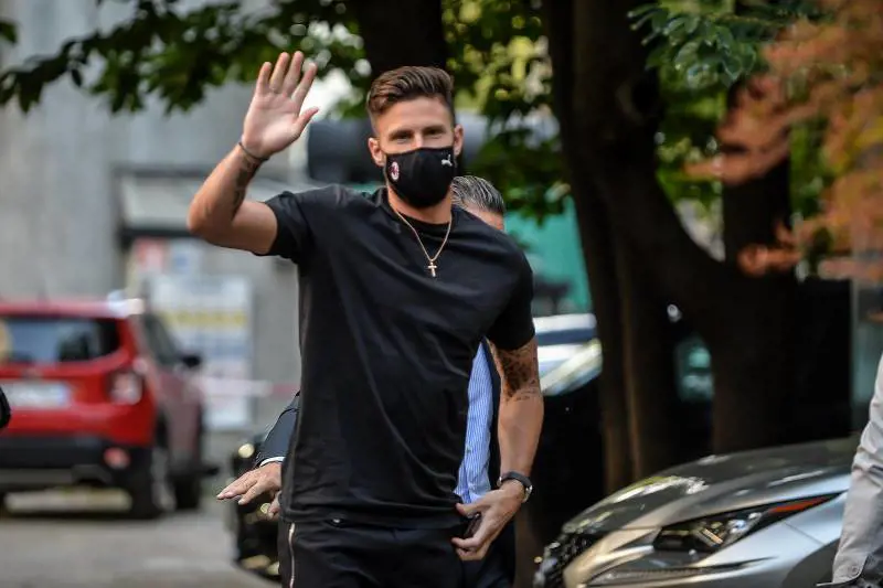 La sfida tra i bomber: le "lettere" che svelano il futuro di Milan e Inter