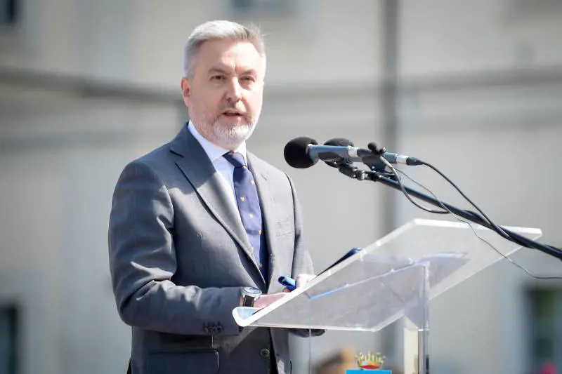 Maggioranza compatta sulla soluzione G20 ma dividono i profughi