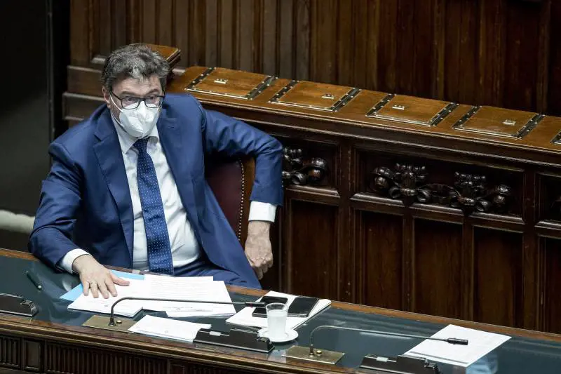 "Ha prevalso Giorgetti". La Donato via dalla Lega. Il partito fibrilla sul pass
