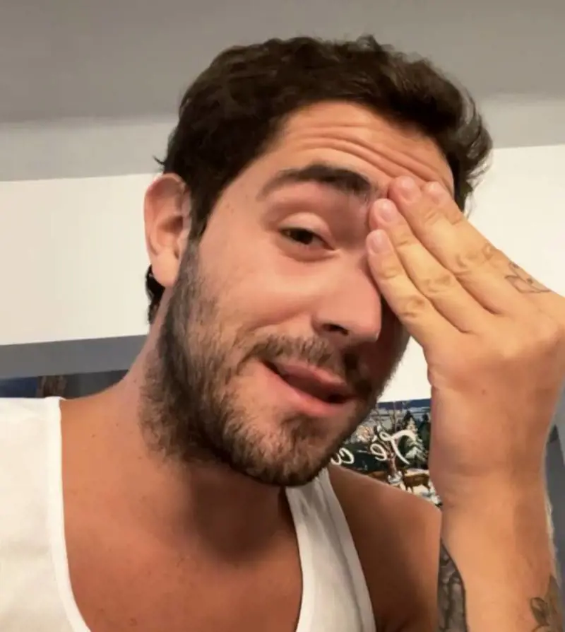 "Idiota", "Rispondiamo col sorriso". E ora Zorzi insulta Salvini
