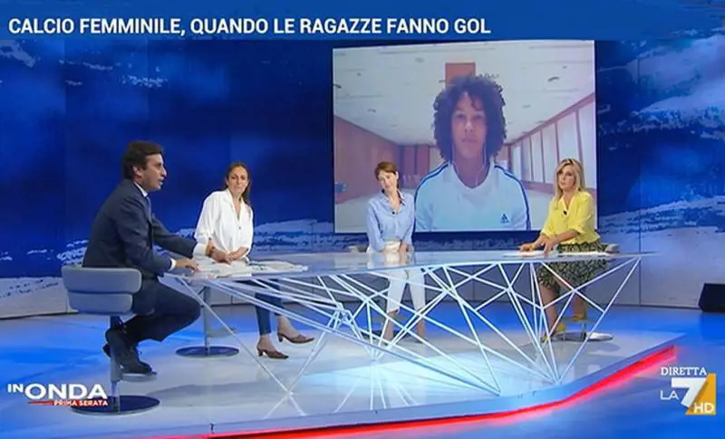 "Ora capisci come sta una donna", "Io non discrimino": scintille De Gregorio-Parenzo
