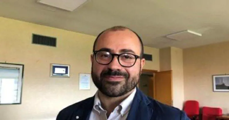 Quell'assunzione "furbetta" del sindaco come portavoce