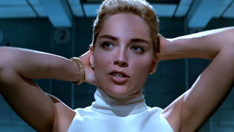 "Devi essere sco...": le parole choc di Sharon Stone dopo Basic Instinct
