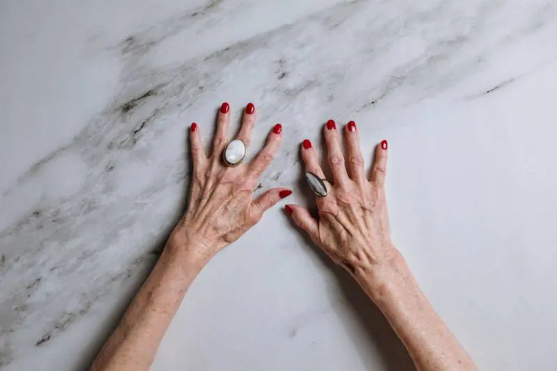 Macchie della pelle: come nasconderle con il trucco