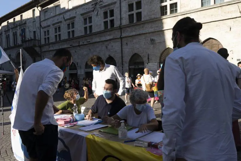 Il diritto inalienabile di dire: adesso basta