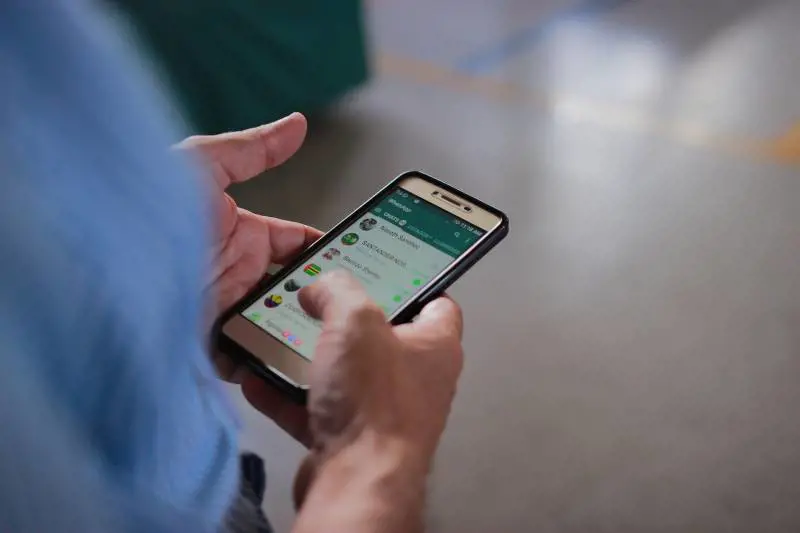 WhatsApp si rifà il look: cosa cambia per i contatti