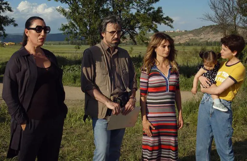 “Madres Paralelas”: Almodovar ricicla se stesso, senza convinzione, nel film d'apertura a Venezia 78