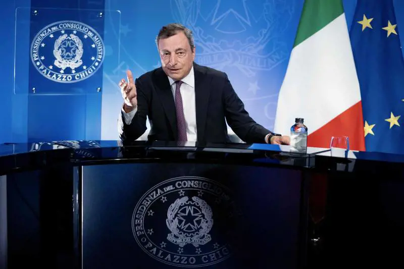 Draghi lancia la sfida ai leader dell'Ue: l'idea di un decreto sull'accoglienza dei profughi