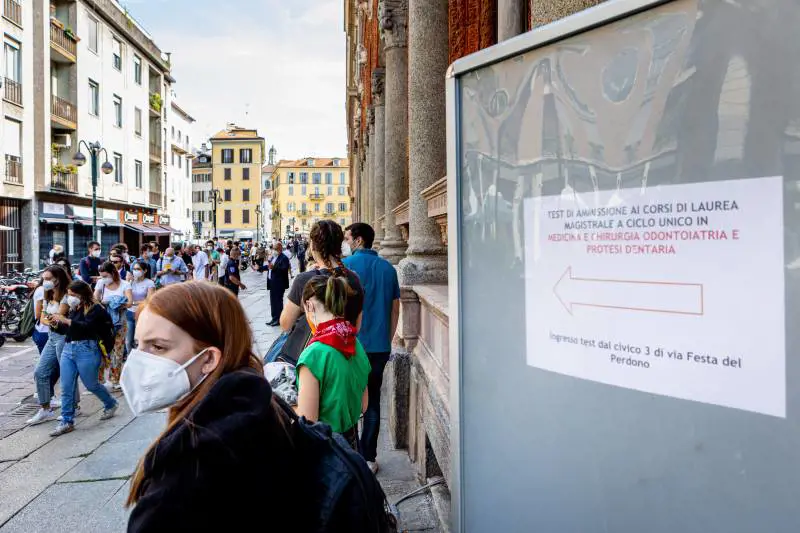 Medicina, un'altra farsa. Sbagliato un quiz su 10. Messa: "Non contano"
