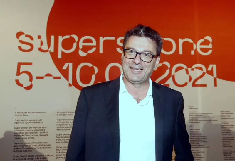"Serve un lavoro di cittadinanza". L'idea di Giorgetti per archiviare il reddito grillino