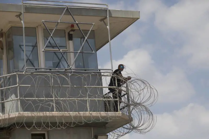 Sei jihadisti in fuga dal maxicarcere