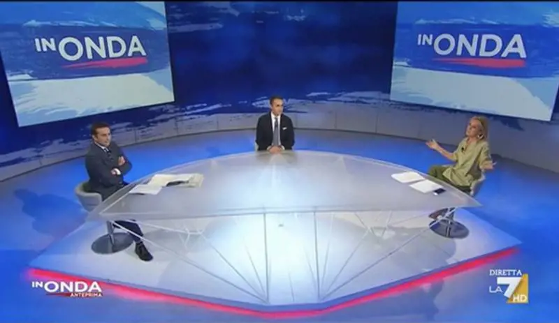"Non sto parlando con te": volano stracci tra Concita De Gregorio e David Parenzo