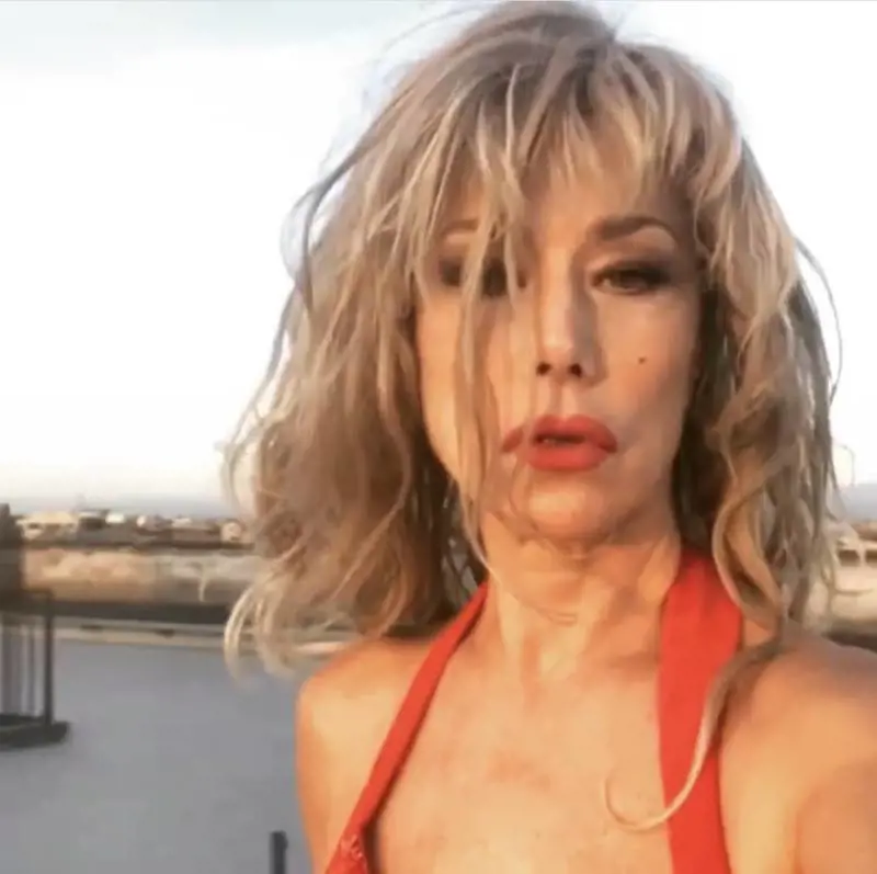 "Da dietro entra tua sorella": ira di Nancy Brilli a Venezia