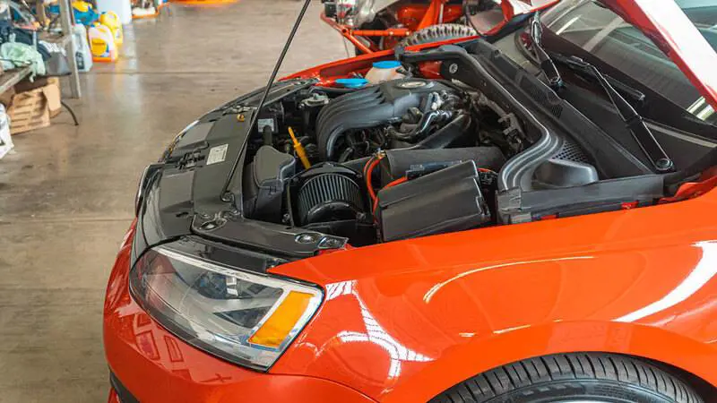 Le 5 cose da fare per evitare la trappola revisione dell'auto