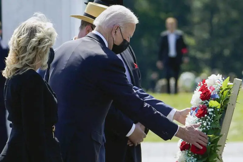 L'America piange vittime ed eroi. Biden: "Solo uniti si vince la paura"