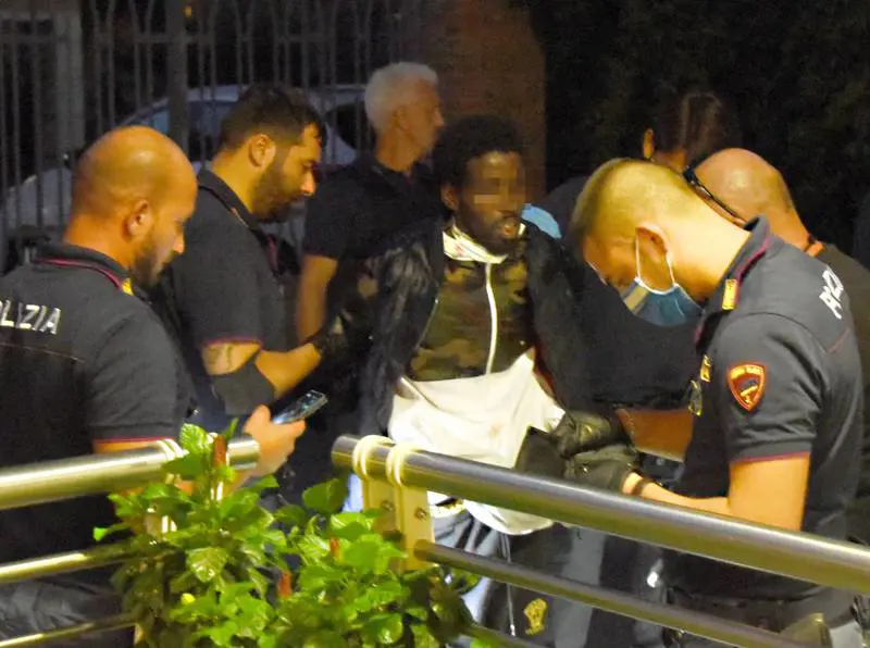 "La cocaina...". La confessione del somalo col coltello