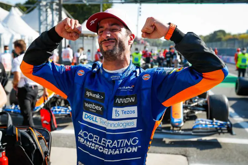 McLaren trionfa davanti al Ct e agli azzurri olimpionici
