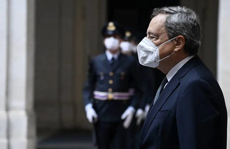 Ora Draghi bacchetta l’Europa: “Sui migranti è incapace”